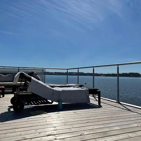 Hausboot Bikini Mit Dachterrasse In Am Ostseefjord Schlei Dom wakacyjny Szlezwik